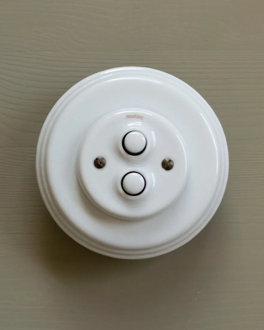 Dimmer dubbel tryckknapp vitt porslin - Fontini infällt