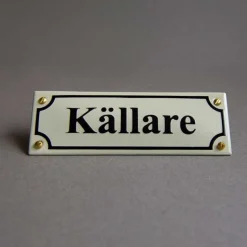 Emaljskylt - Källare vit/svart