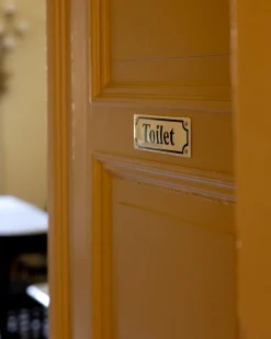 Emaljskylt - Toilet vit/svart