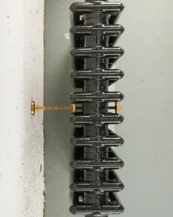 Väggfäste/Tippskydd för radiator - Mässing