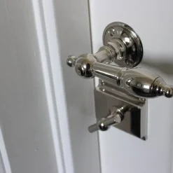 WC-regel rund för modern dörr - Toalettlås nickel