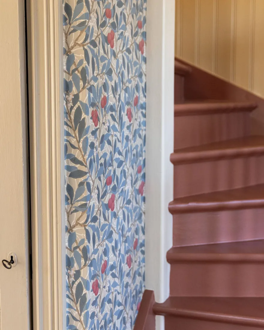 William Morris & Co. Tapet - Arbutus Woad/Russet