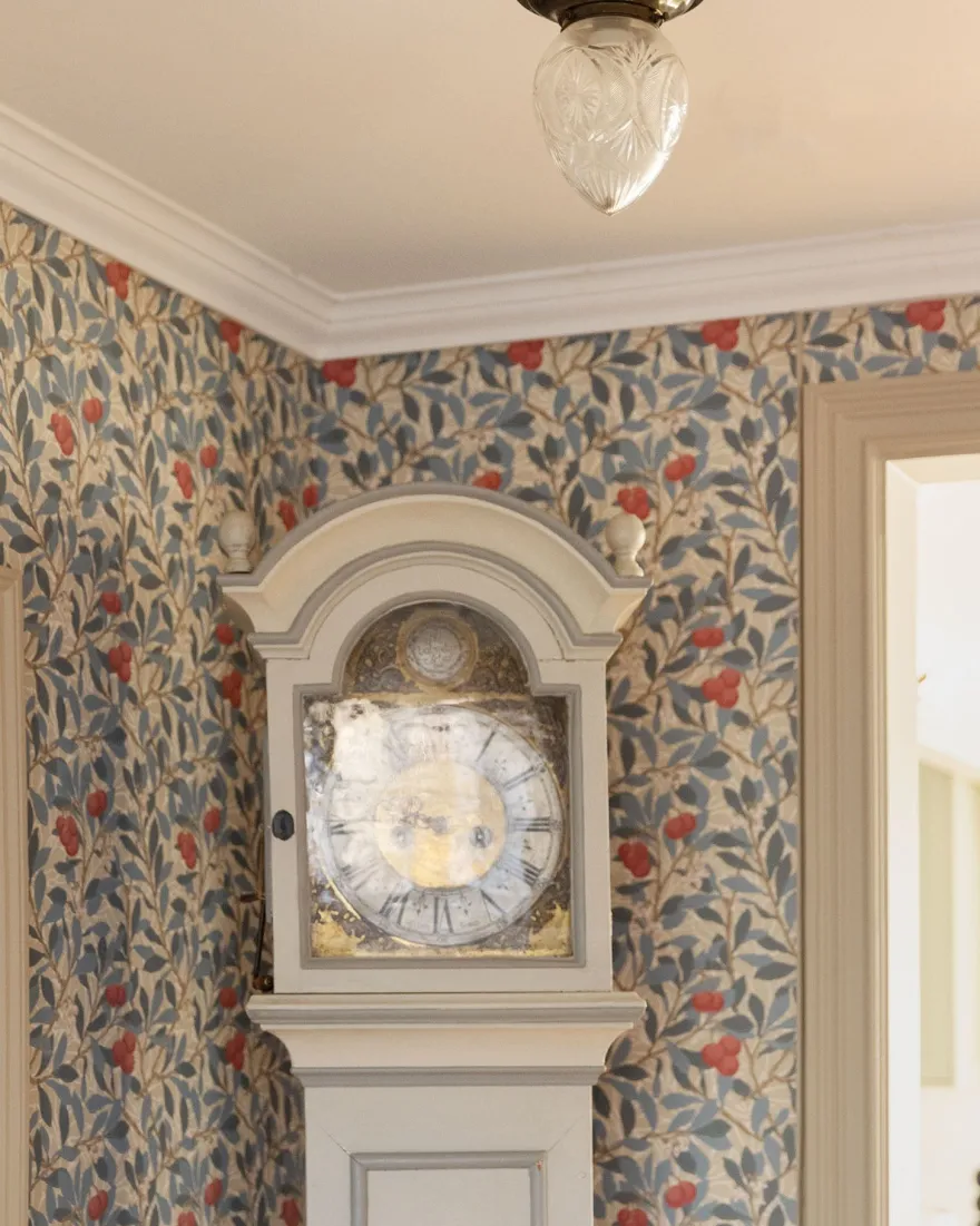 William Morris & Co. Tapet - Arbutus Woad/Russet