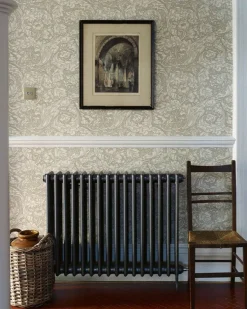 William Morris & Co. Tapet - Bachelor´s Button Silver