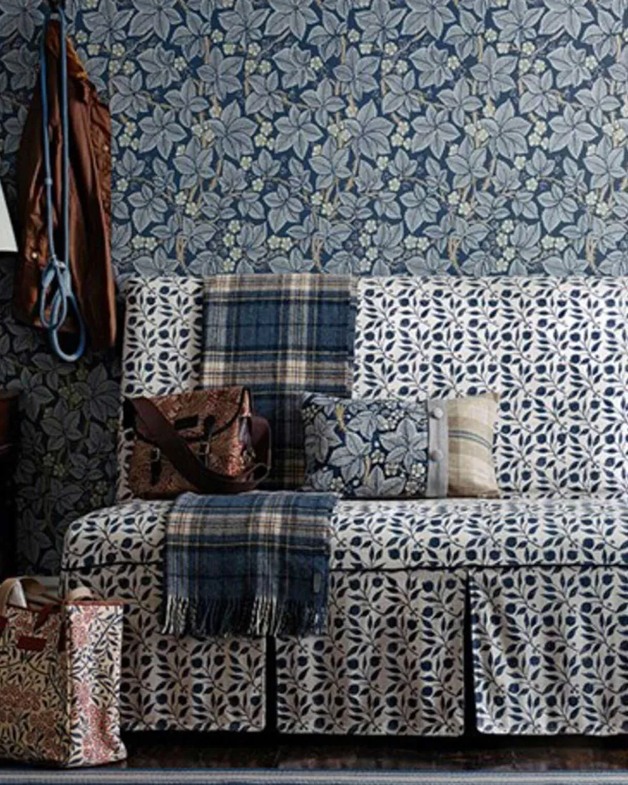 William Morris & Co. Tapet - Bramble Indigo
