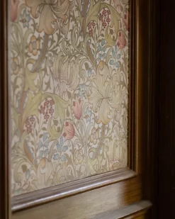 William Morris & Co. Tapet - Golden Lily Fig/Burnt orange